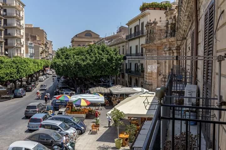 Capo Domus Bed and Breakfast Palermo Buitenkant foto